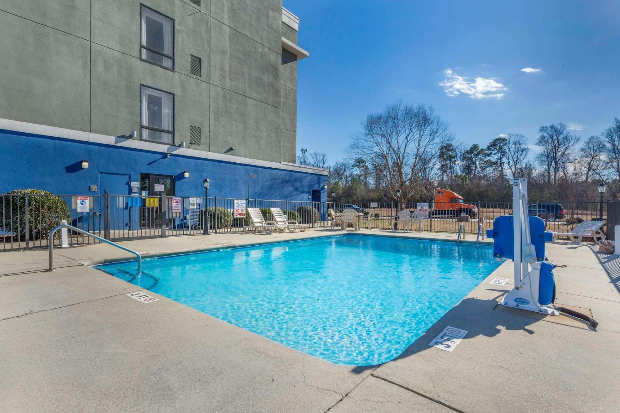 Comfort Suites Wilson - I - 95 Extérieur photo
