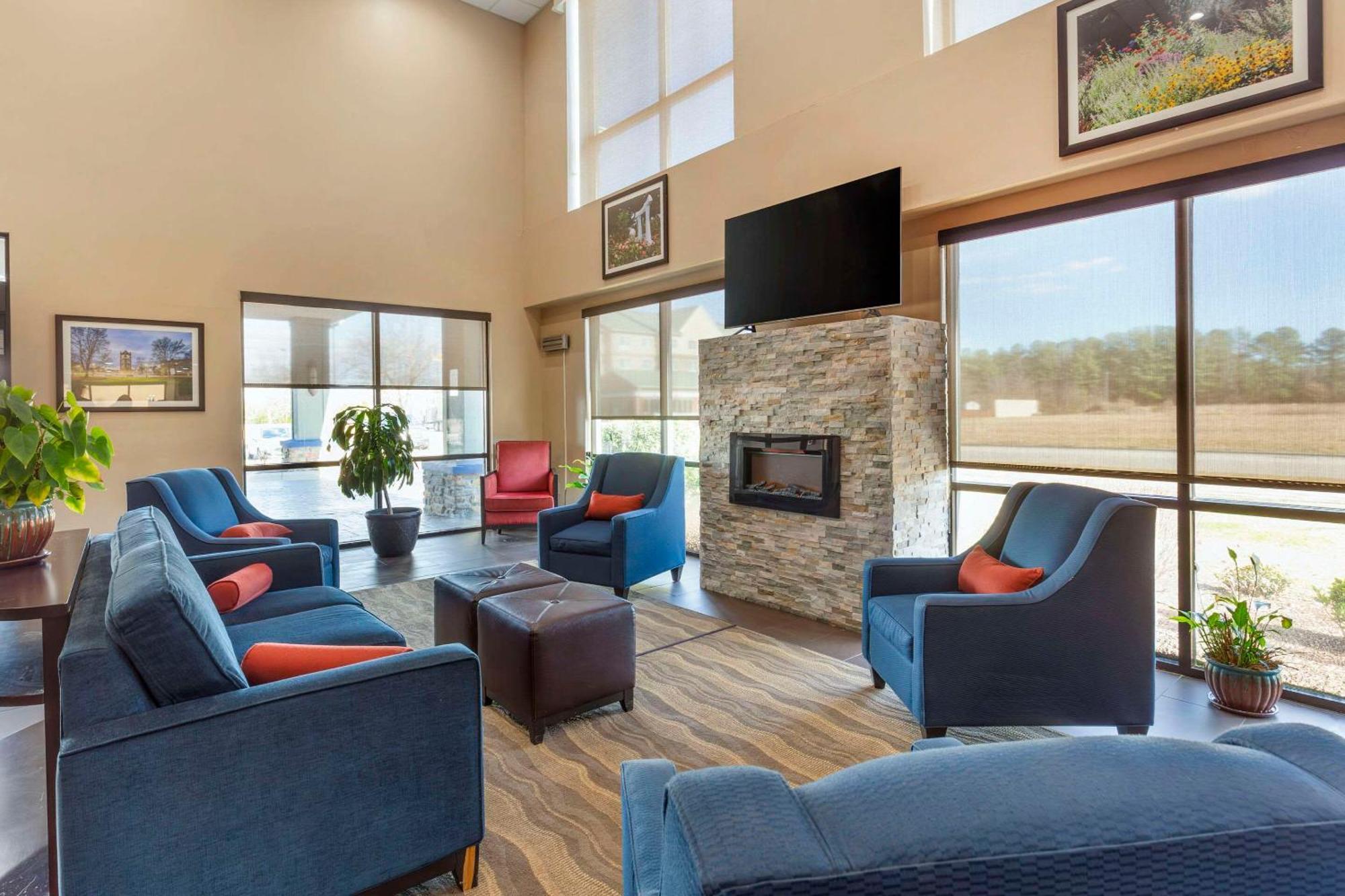 Comfort Suites Wilson - I - 95 Extérieur photo